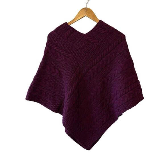 Aran Sweater Market 100% Merino Wool Cable Knit Poncho Plum One Size - Picture 4 of 9